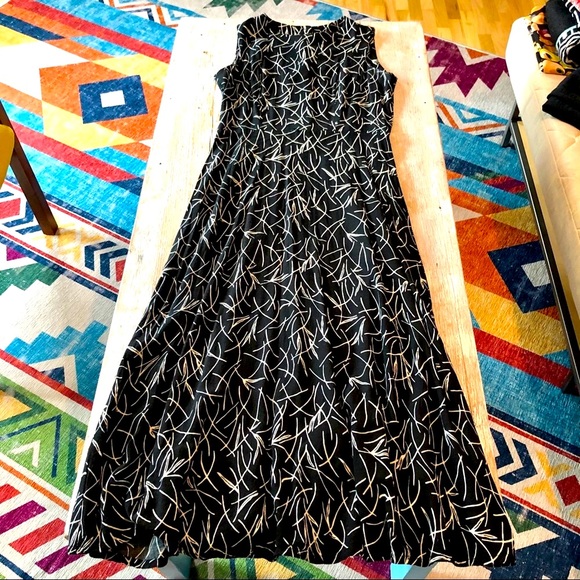 Scarlett Dresses & Skirts - DONATE Vintage Scarlett black & white dress